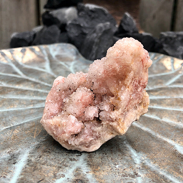 Roze Amethist Brazilië stukje nr4 ruw kwarts hematiet mineralen