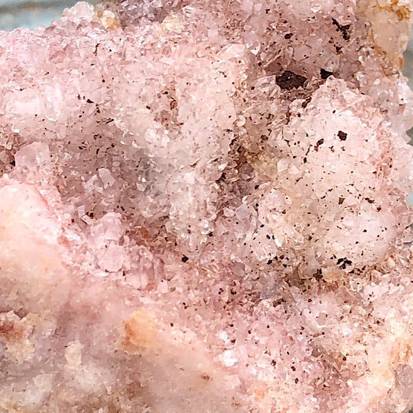 Roze Amethist Brazilië stukje nr4 ruw kwarts hematiet mineralen