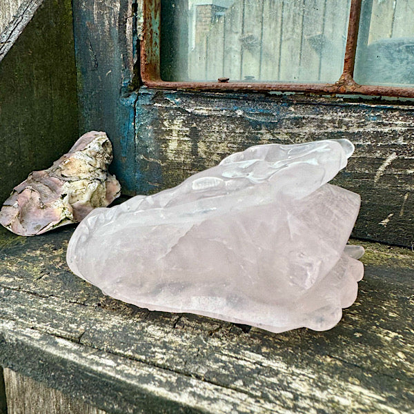 Draken schedel rozekwarts rozenkwarts skull edelstenenmineralenwinkel