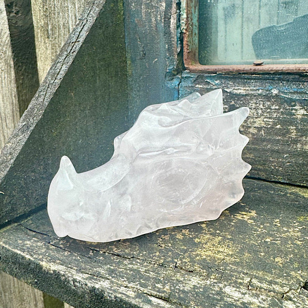 Draken schedel rozekwarts rozenkwarts skull edelstenenmineralenwinkel