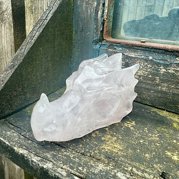 Draken schedel rozekwarts rozenkwarts skull edelstenenmineralenwinkel