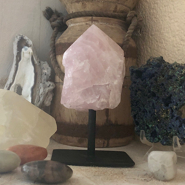 RozeKwarts rozenkwarts Ruw Stuk Met Punt op Standaard Nr1 mineralen kunst