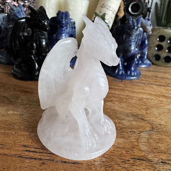 Rozekwarts draken beeldje gepolijst