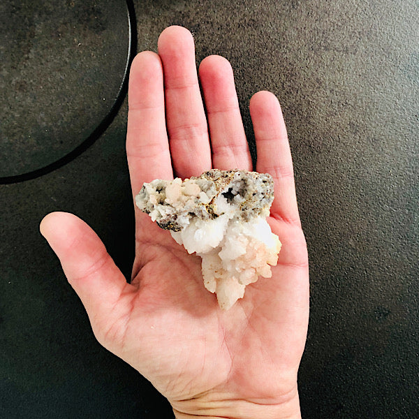 RozenKwarts of RozeKwarts Gekristalliseerd Ruw Stukje Nr1 mineralen