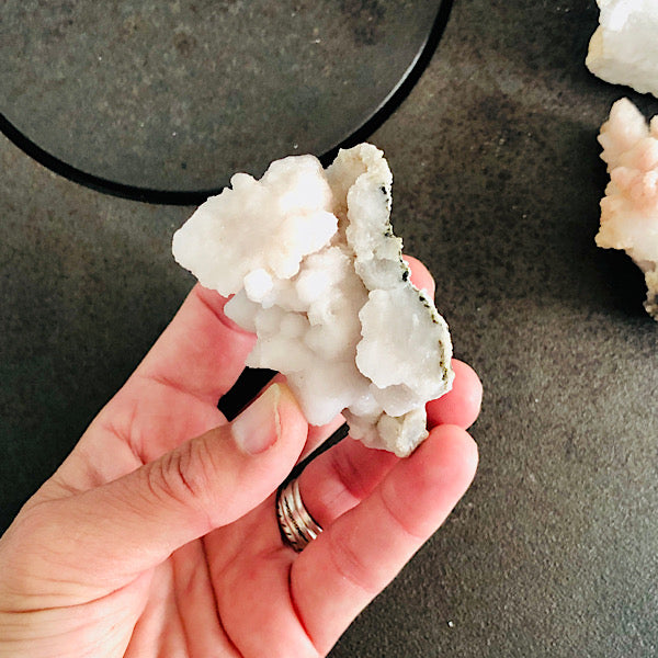 RozenKwarts of RozeKwarts Gekristalliseerd Ruw Stukje Nr2 mineralen