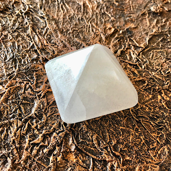 Seleniet of Satijnspaat Piramide engelen mineralen