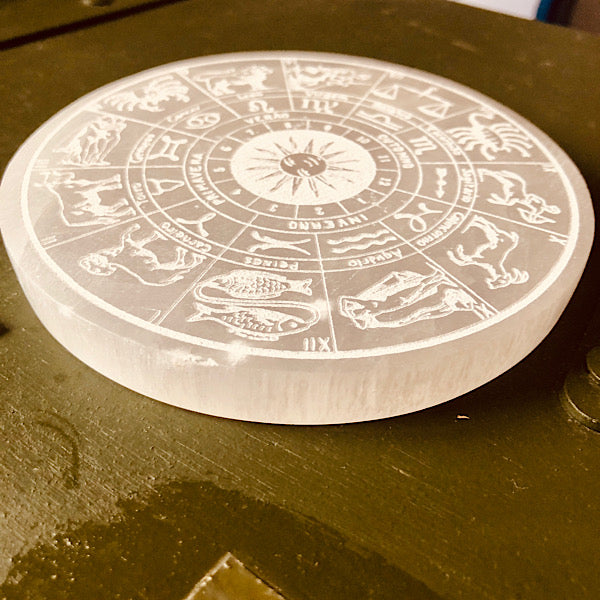 Seleniet rond schijf horoscopen zodiac kristallen mineralen disc plak