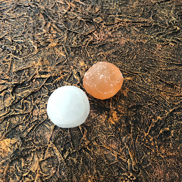 Seleniet wit en oranje setje mineralen trommelsteen engelen steen kristallen