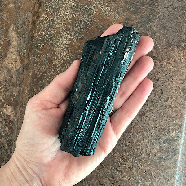 Toermalijn of Schörl Ruw Stuk nr2 zwart mineralen kristallen