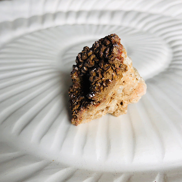 Vanadeniet chocolade ruw de schatkamer mineralen rood