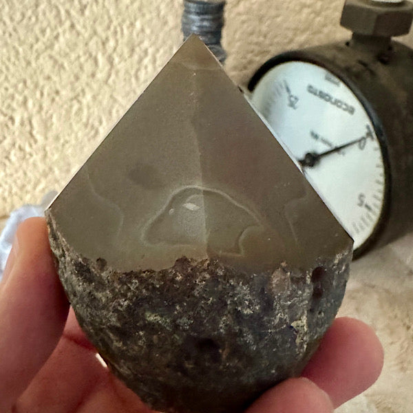 agaat donker bruin punt generator gepolijst