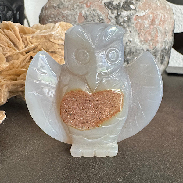 Agaat Druzy Uil B edelstenen figuurtje gepolijst