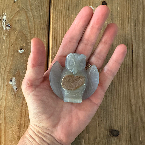 Agaat Druzy Uil B edelstenen figuurtje gepolijst