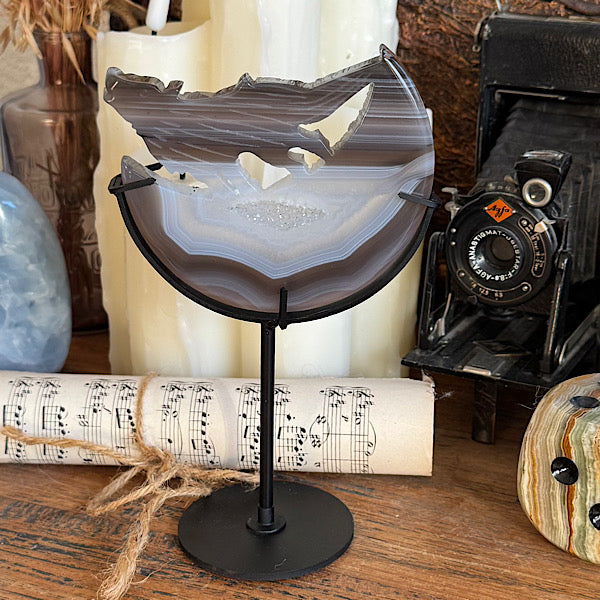 agaat druzy wolf huilen naar maan zwart standaard edelstenenmineralenwinkel.nl kristallen