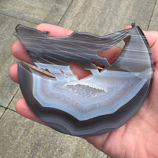 agaat druzy wolf huilen naar maan zwart standaard kristallen