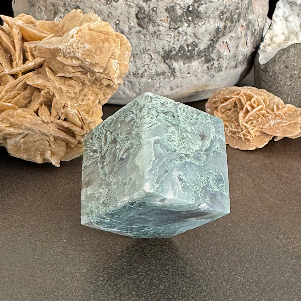 agaat mos kubus A gepolijst kristallen