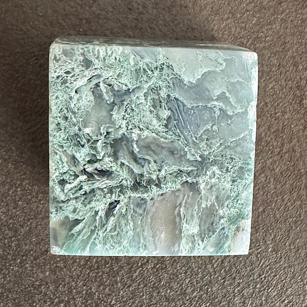 agaat mos kubus A gepolijst kristallen