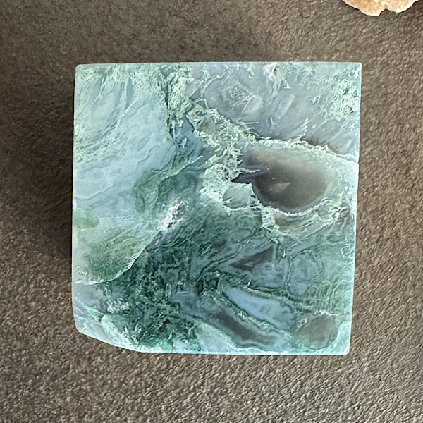 agaat mos kubus A gepolijst kristallen