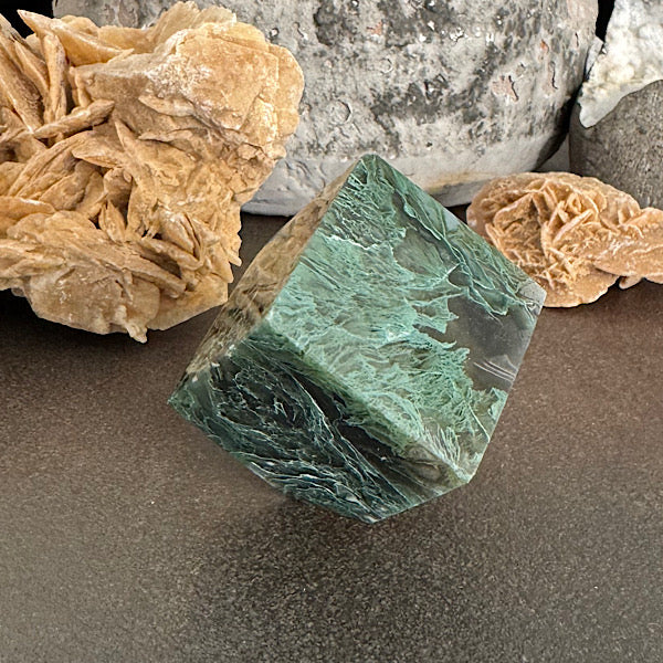 agaat mos kubus b gepolijst kristallen