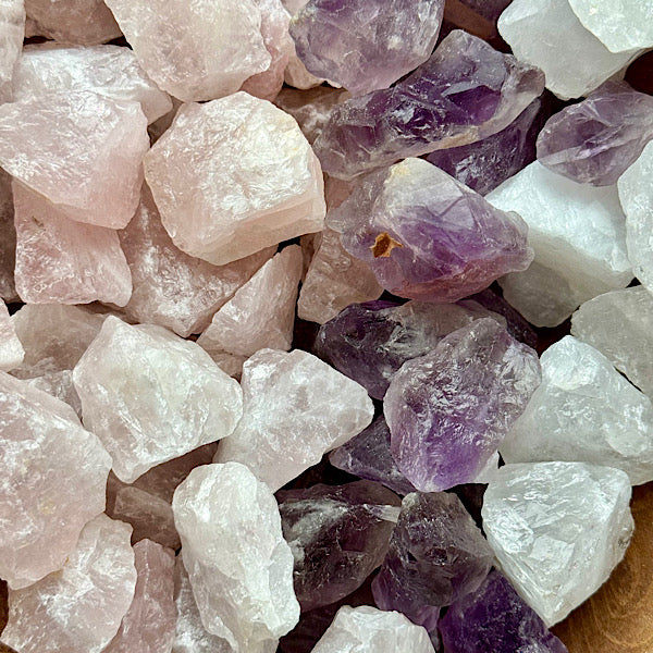 amethist bergkristal rozekwarts ruwe brokjes gouden driehoek kristallen edelstenen mineralen winkel