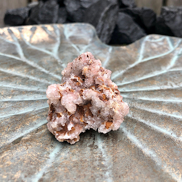 amethist roze brazilië nr1 ruw mineralen kwarts hematiet