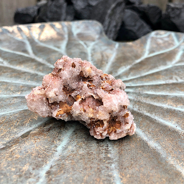 amethist roze brazilië nr1 ruw mineralen kwarts hematiet