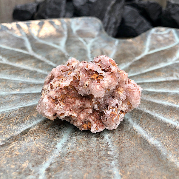 amethist roze brazilië nr1 ruw mineralen kwarts hematiet