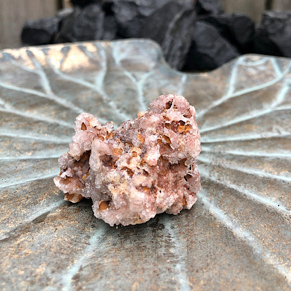 amethist roze brazilië nr1 ruw mineralen kwarts hematiet