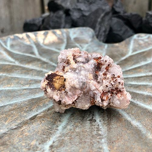 amethist roze brazilië nr1 ruw mineralen kwarts hematiet