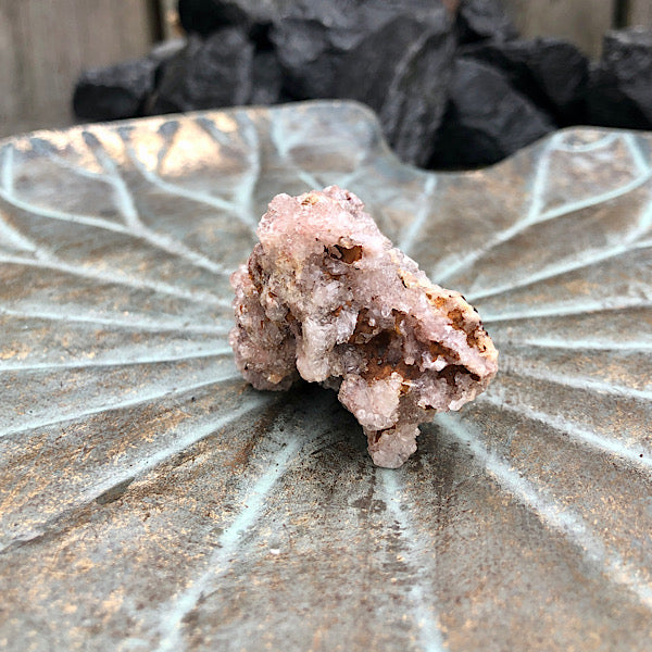 amethist roze brazilië nr1 ruw mineralen kwarts hematiet