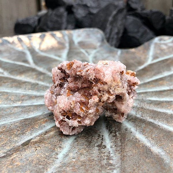 amethist roze brazilië nr1 ruw mineralen kwarts hematiet