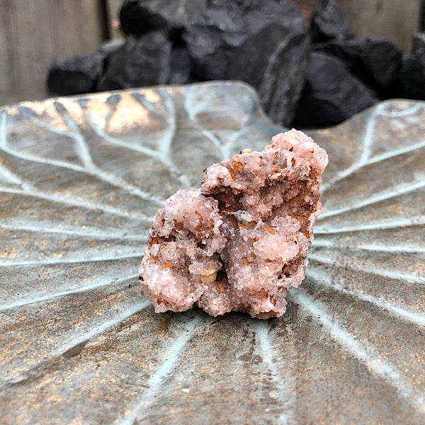 amethist roze brazilië nr1 ruw mineralen kwarts hematiet