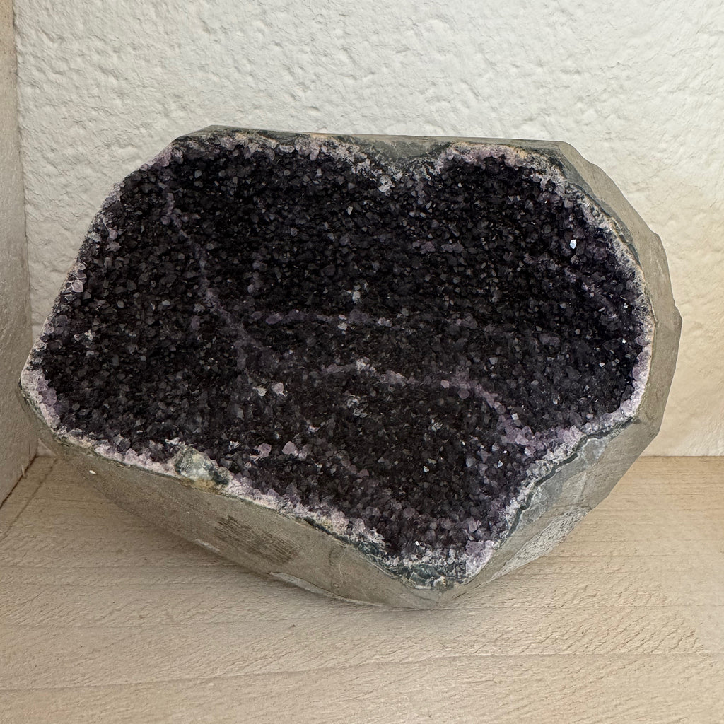 schuin amethist uruguay geode cluster nr7