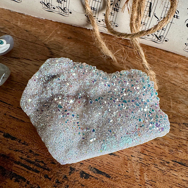 aura angel ruw stukje bergkristal manmade edelstenenmineralenwinkel.nl