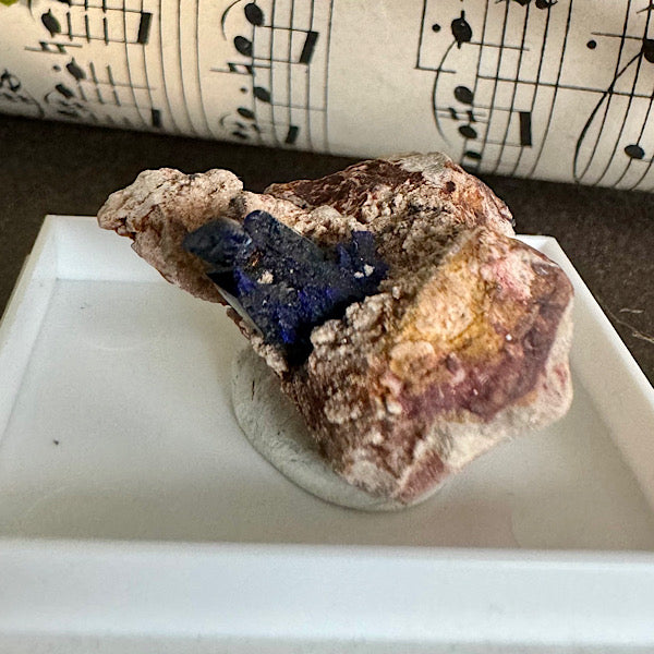 azuriet moedergesteente ruw gekristalliseerd blauw nr2 edelstenenmineralenwinkel