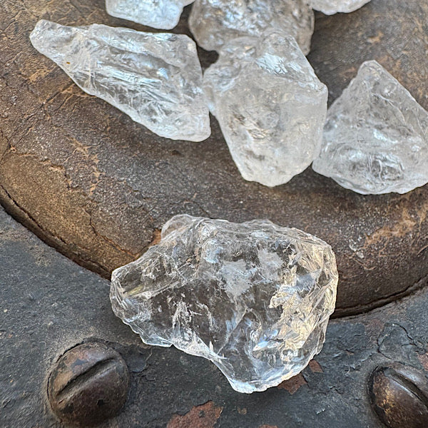 bergkristal brokje klein ruw edelstenenmineralenwinkel.nl