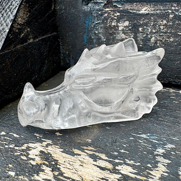 bergkristal draken schedel dragon skull A edelstenenmineralenwinkel.nl