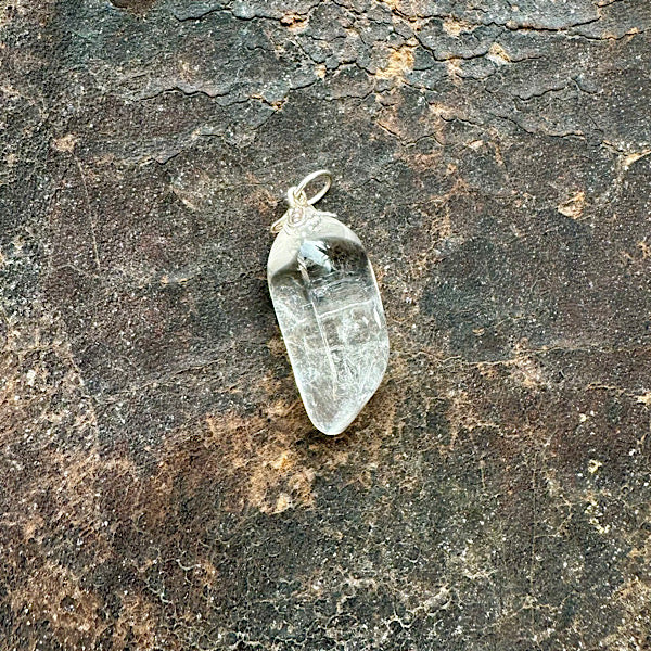 bergkristal edelsteen hangertje hanger sieraad