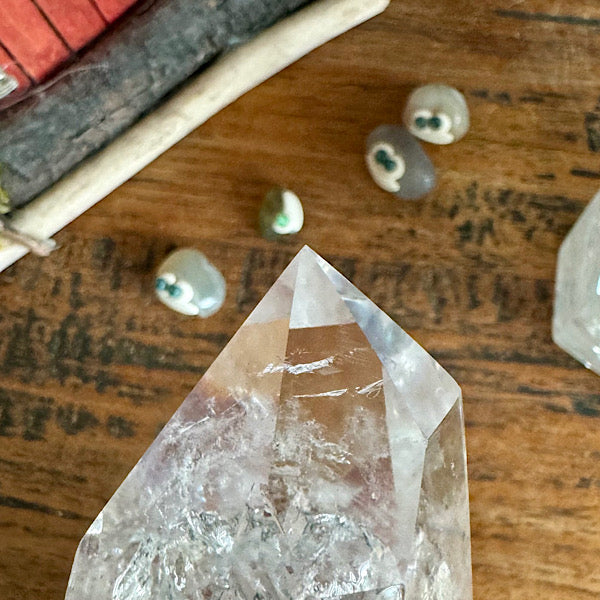 bergkristal punt gepolijst nr3 obelisk edelstenen mineralen winkel