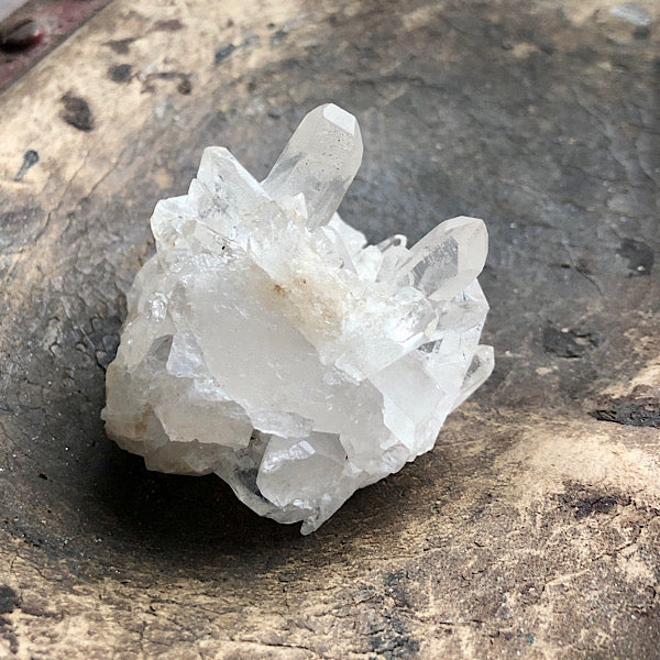 bergkristal ruw cluster mineralen energie