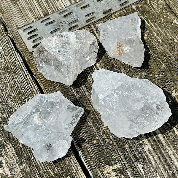 bergkristal ruw brokje edelstenenmineralenwinkel helder kwarts