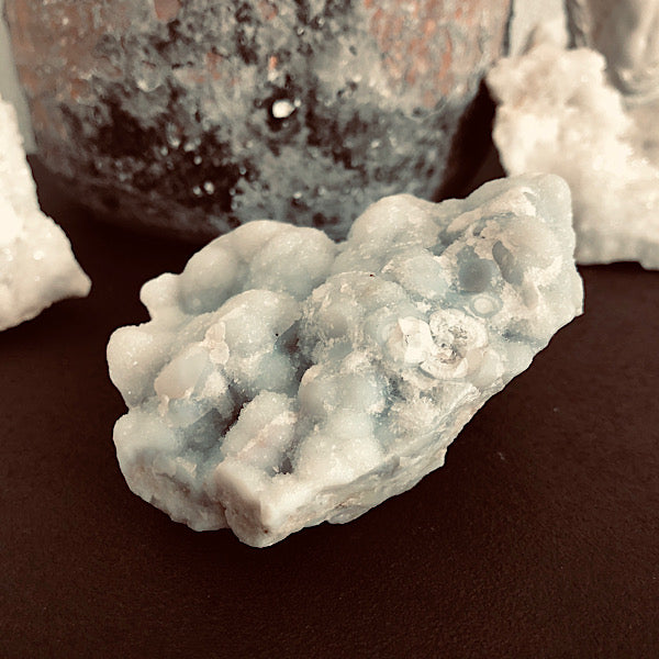 blauwe kwarts ruw gekristalliseerd mineralen edelstenen