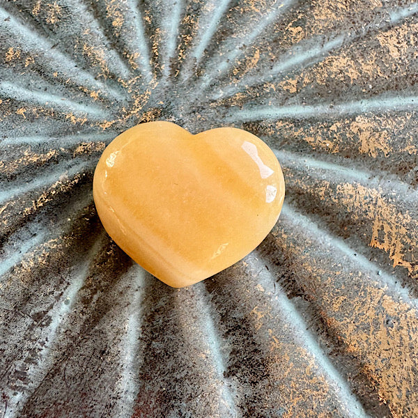 calciet geel hart klein gepolijst mineraal