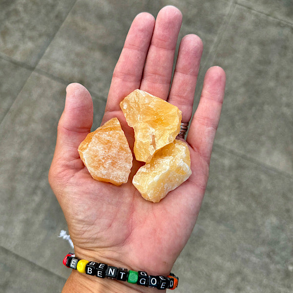 calciet oranje ruw brokje mexico edelstenenmineralenwinkel