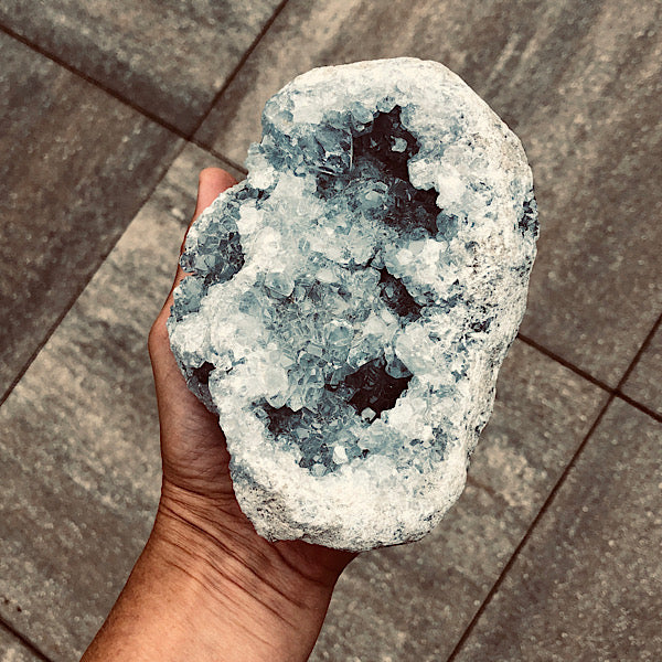 celestien geode groot ruw blauw kristallen mineralen engelen steen 1