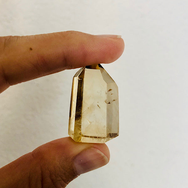 citrien kleine punt mineralen kristallen gepolijst natuurlijk gegroeid