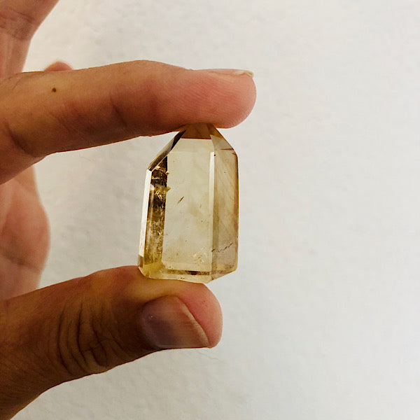 citrien kleine punt mineralen kristallen gepolijst natuurlijk gegroeid