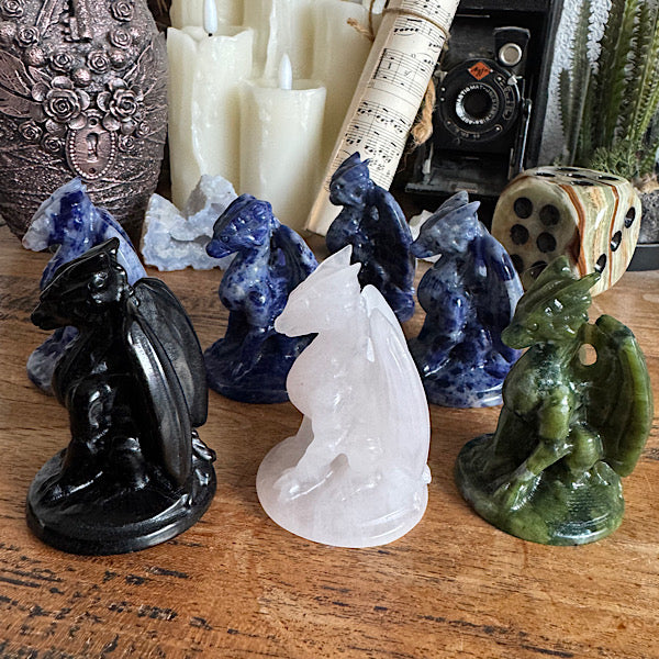 draken beeldje obsidiaan rozekwarts serpentijn sodaliet gepolijst