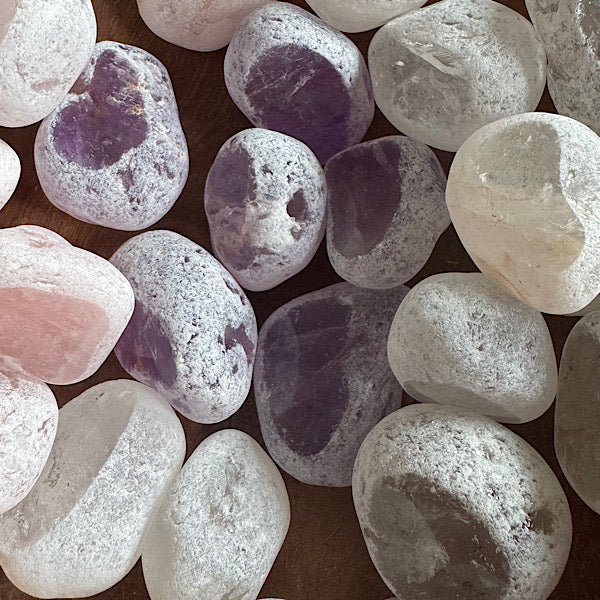 ema egg rozekwarts rozenkwarts bergkristal amethist gepolijst ruw edelstenenmineralenwinkel.nl