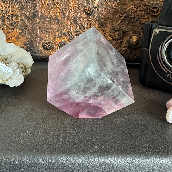 fluoriet regenboog kubus vorm